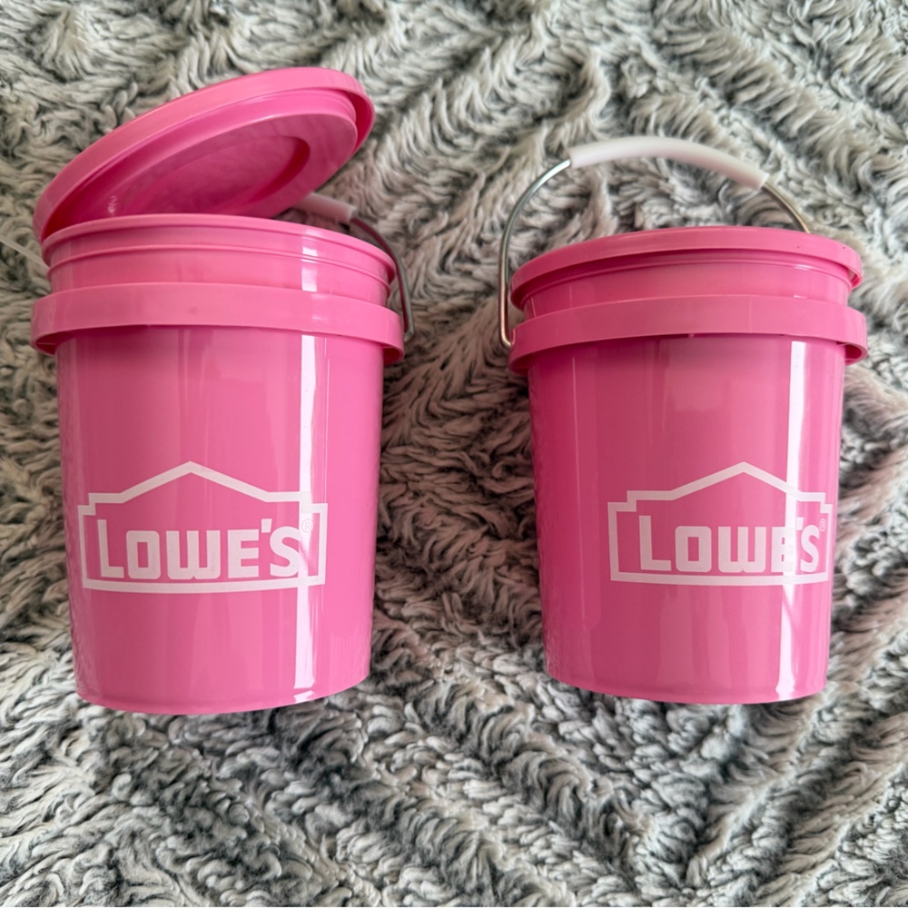 Pink Lowe's Mini Buckets